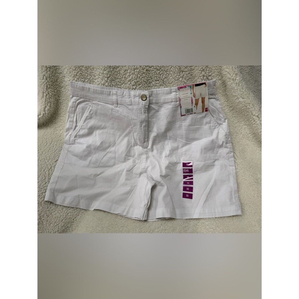 Stella Parker Women’s White Shorts  Lightweight Summer Staple